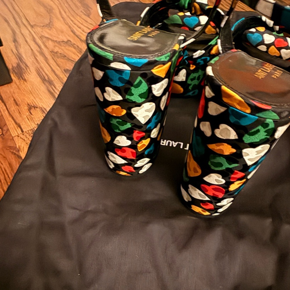 Saint Laurent Black Multi Heart-Print Platform Sandals - Picture 4 of 7